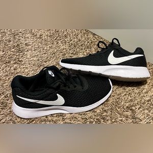 Womens Nike sneakers